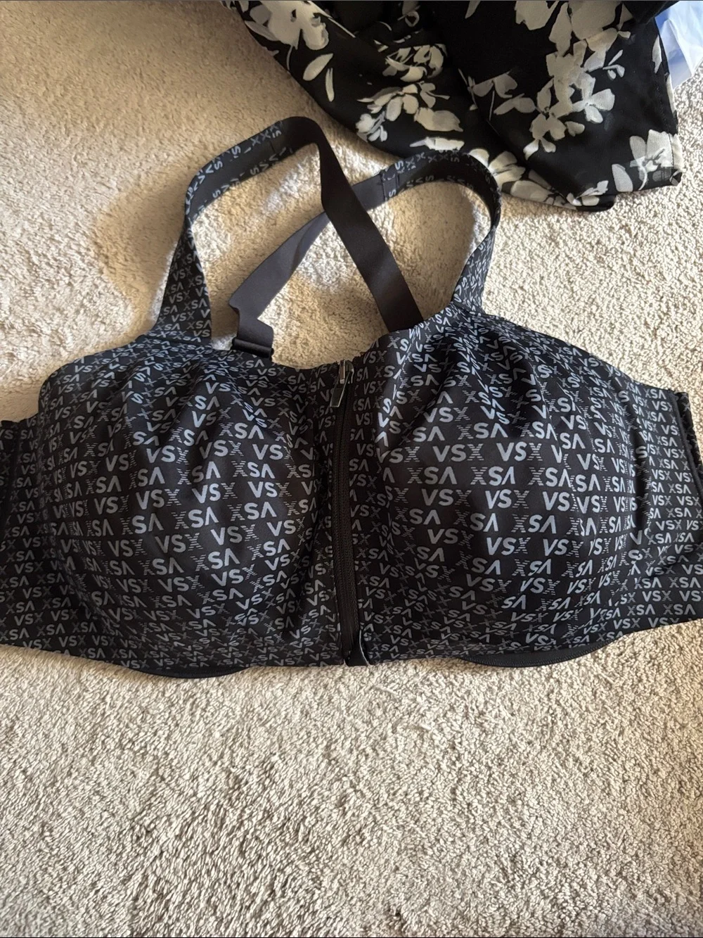 NEW WITH TAGS Victoria's Secret Black Sports Bra with Gray VS Print — Front Zip